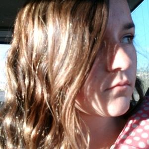 Meet your Posher, Caitie